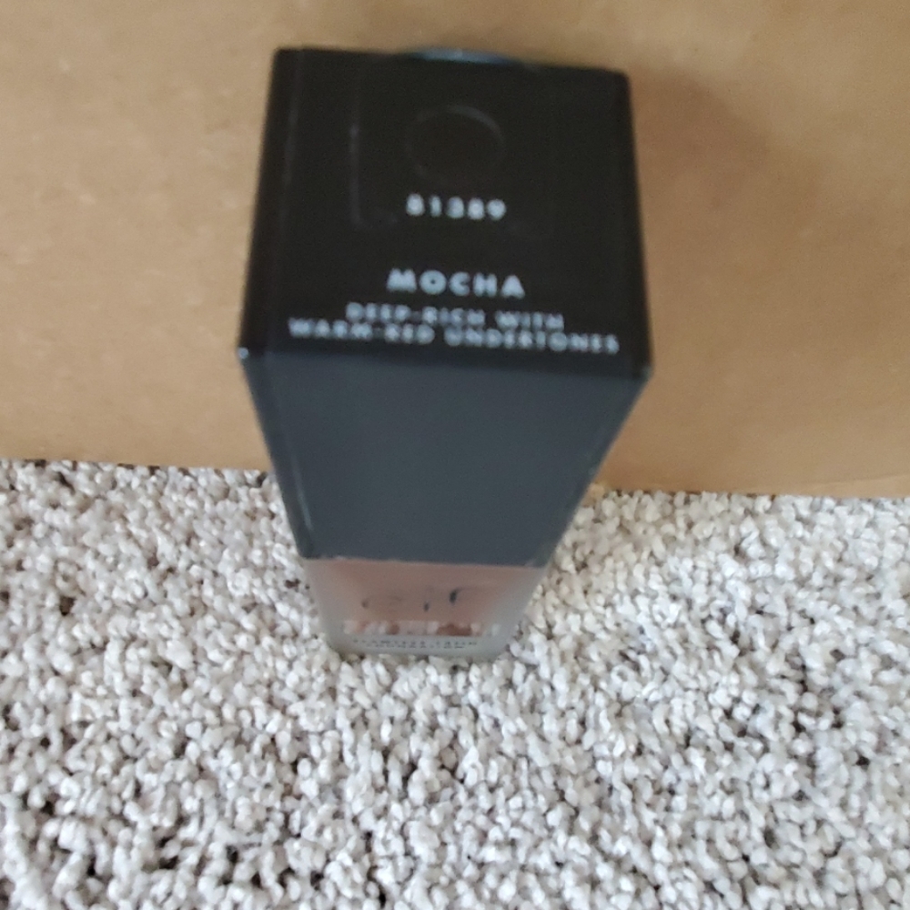 ELF FLAWLESS SATIN FOUNDATION - Picture 2 of 4